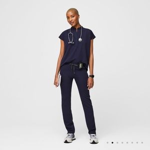 Figs Navy Scrub Set, Rafaela Top & Yola Bottom XS
